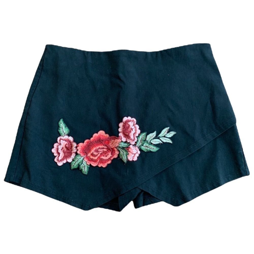 Blue blush rose embroidered black skort
